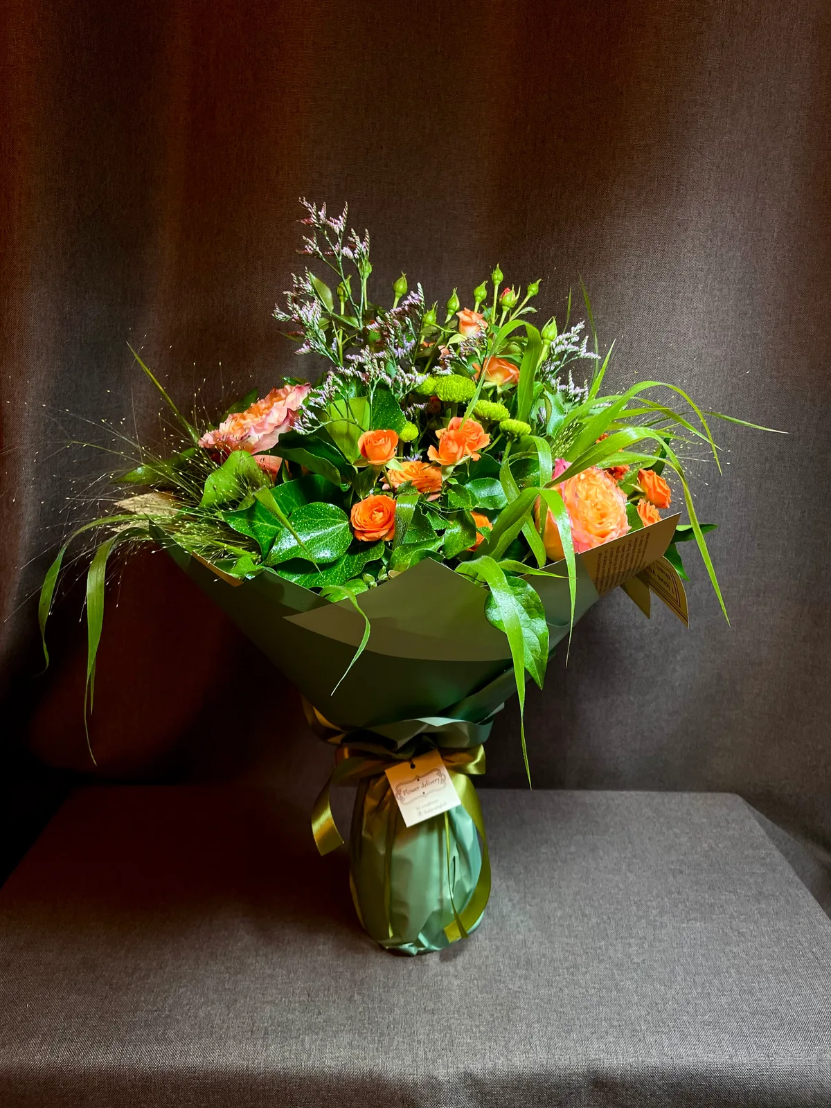 Buchet portocaliu-verde cu aquapack